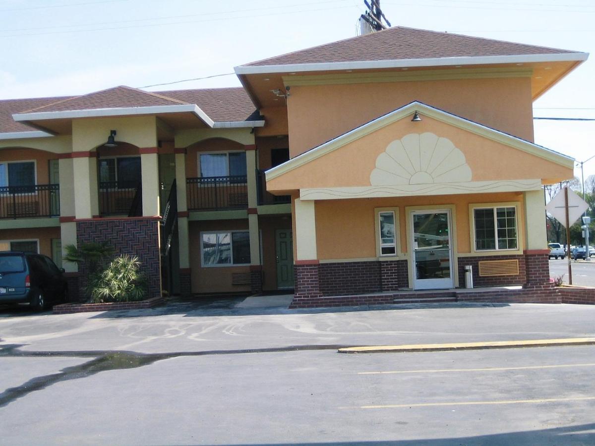 Motel Americas Deluxe Inn- 2*