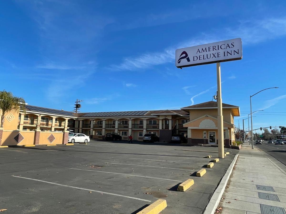 Americas Deluxe Inn-