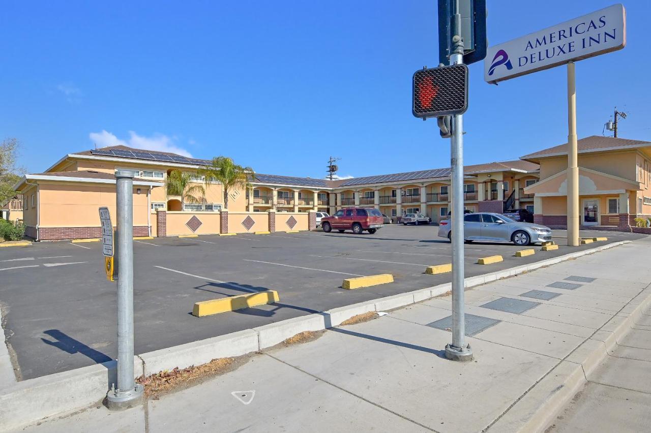 Americas Deluxe Inn- Motel Marysville