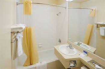 Americas Deluxe Inn- Motel Marysville
