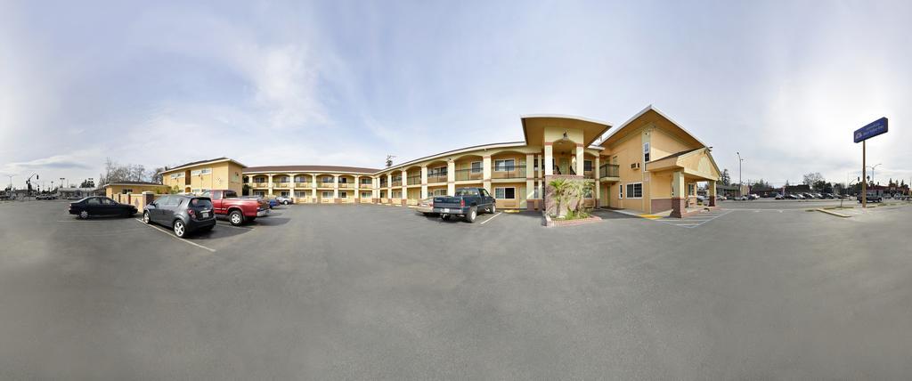 Americas Deluxe Inn- Motel 2*