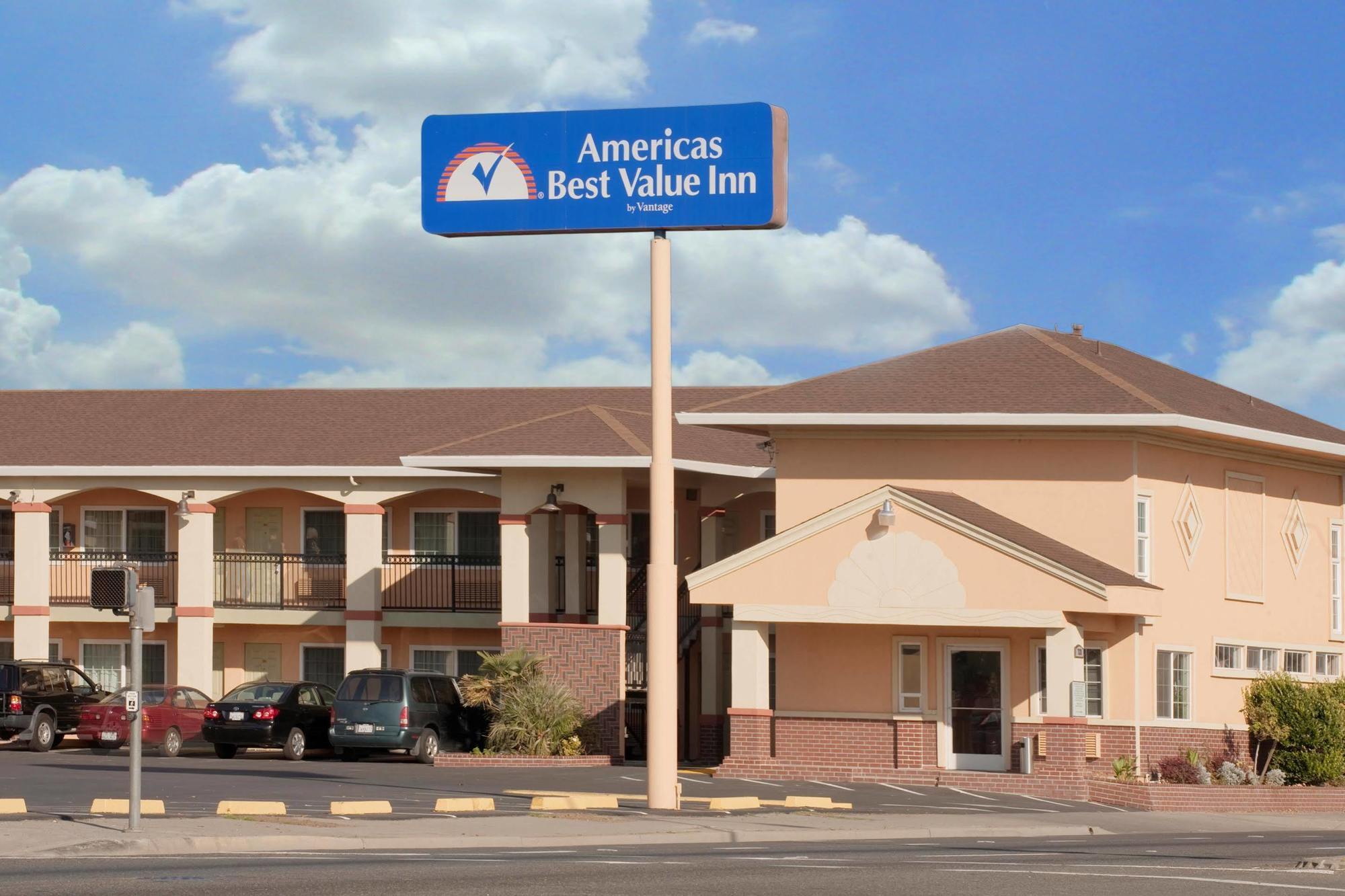 Motel Americas Deluxe Inn-