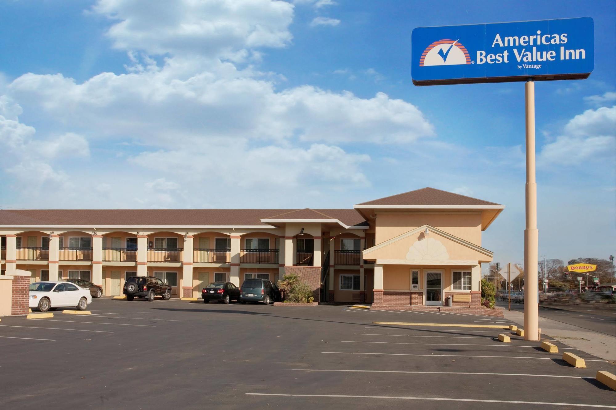 Americas Deluxe Inn- Motel Marysville